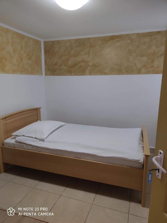 Alfredo Hostel 크라이오바 외부 사진
