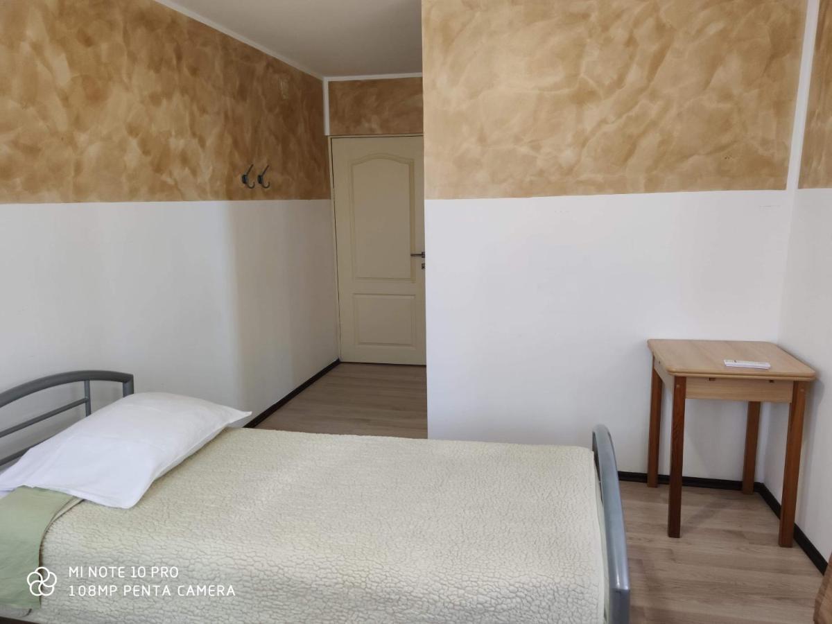 Alfredo Hostel 크라이오바 외부 사진